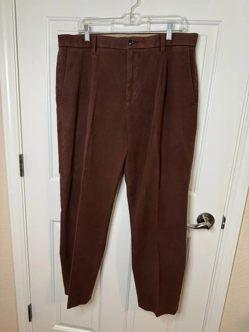 Banana Republic Men's Traveler Pleated Relaxed Moleskin Trousers Brown 36 Short